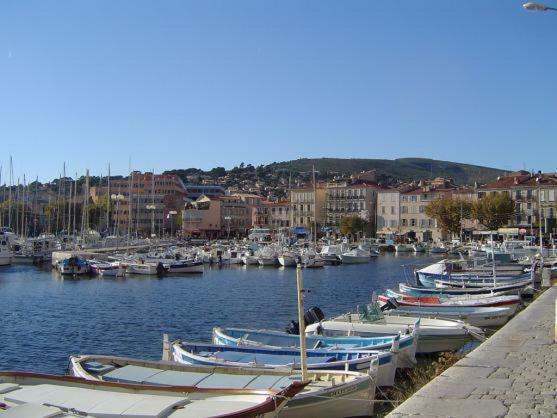 Appart. 4 Pers A 6 Kms De Cassis Avec Acces Piscine Roquefort la Bedoule Bagian luar foto